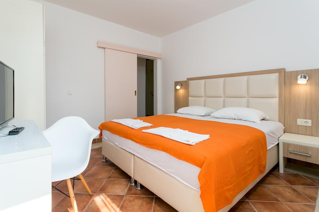 Milan'S Apartments Sveti Stefan Kültér fotó
